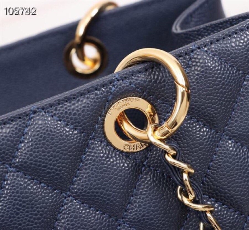 Ch**el shopping bags
